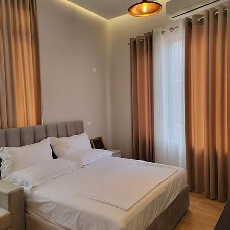 Berhami Studio Apartment Tirana Kültér fotó