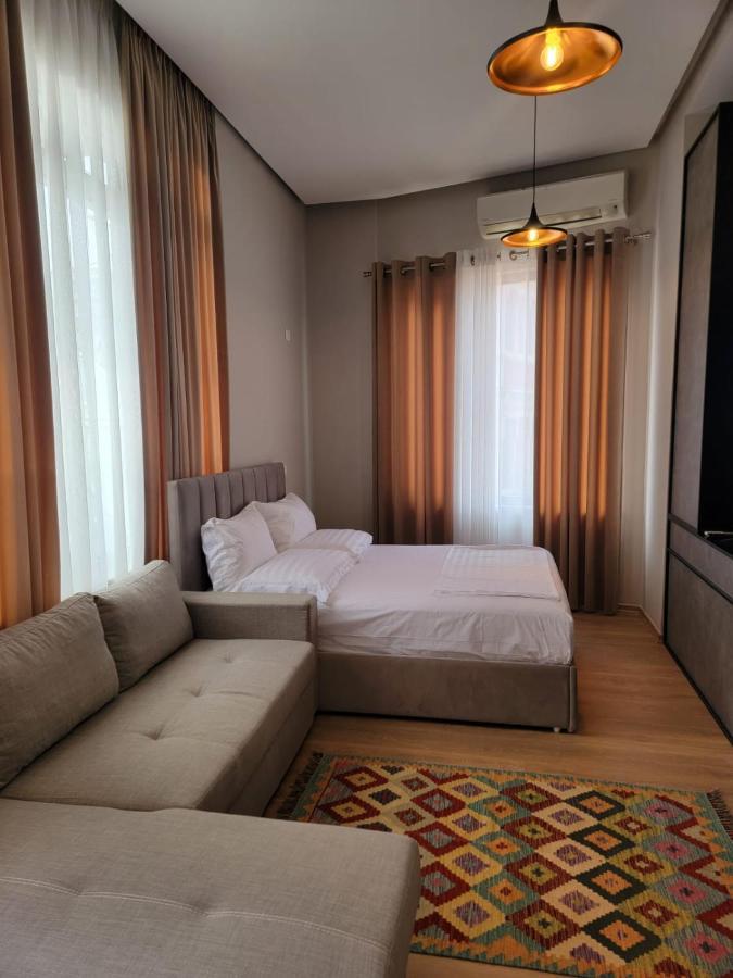 Berhami Studio Apartment Tirana Kültér fotó
