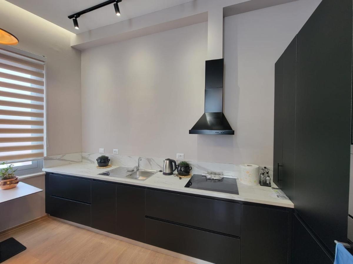 Berhami Studio Apartment Tirana Kültér fotó