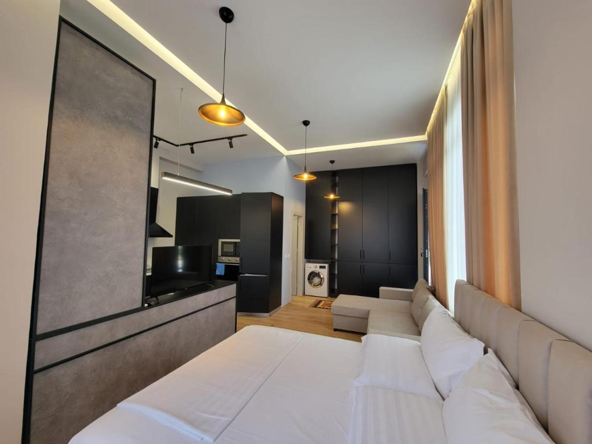 Berhami Studio Apartment Tirana Kültér fotó