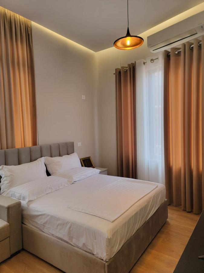 Berhami Studio Apartment Tirana Kültér fotó