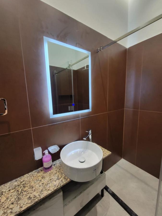 Berhami Studio Apartment Tirana Kültér fotó